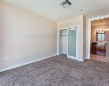 4575 Dean Martin Drive - Photo Thumbnail 16
