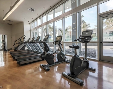 4575 Dean Martin Drive - Photo Thumbnail 31