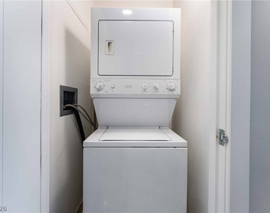 4575 Dean Martin Drive - Photo Thumbnail 19