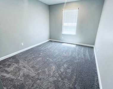 3650 Portici Lane - Photo Thumbnail 9