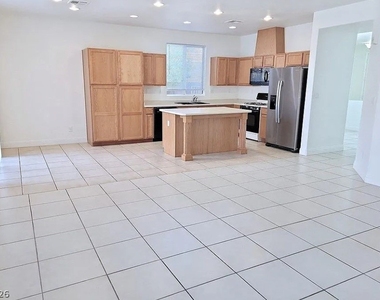 1022 Lone Pine River Avenue - Photo Thumbnail 11