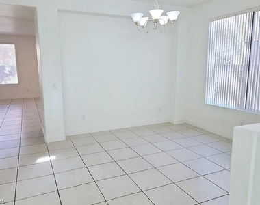 1022 Lone Pine River Avenue - Photo Thumbnail 16
