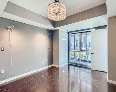 4575 Dean Martin Drive - Photo Thumbnail 16