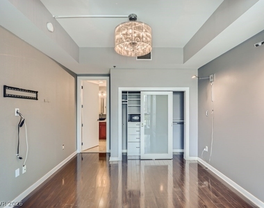 4575 Dean Martin Drive - Photo Thumbnail 15