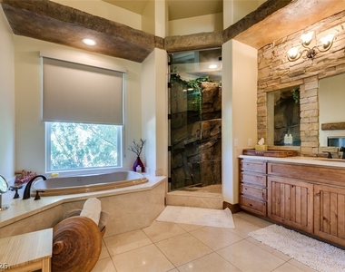 549 Regents Gate Drive - Photo Thumbnail 42