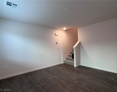 2833 Champagne Gold Avenue - Photo Thumbnail 7