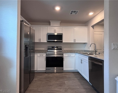 2833 Champagne Gold Avenue - Photo Thumbnail 1