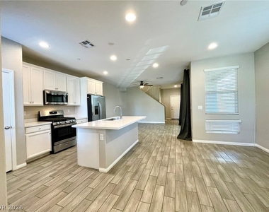 702 Cottonwood Hill Place - Photo Thumbnail 6
