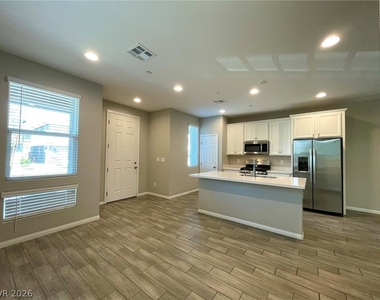 702 Cottonwood Hill Place - Photo Thumbnail 9