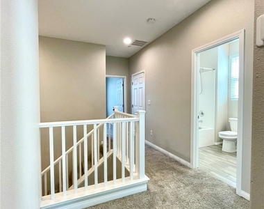 702 Cottonwood Hill Place - Photo Thumbnail 25