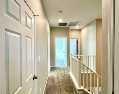 702 Cottonwood Hill Place - Photo Thumbnail 15