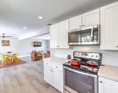 2400 Sherman Place - Photo Thumbnail 12