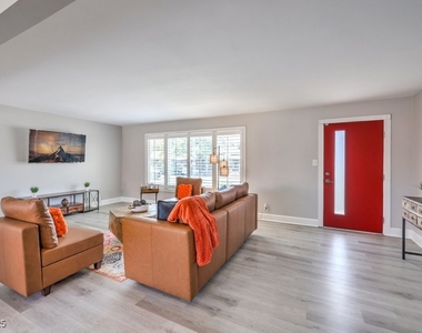2400 Sherman Place - Photo Thumbnail 4