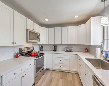 2400 Sherman Place - Photo Thumbnail 11