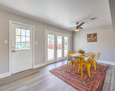 2400 Sherman Place - Photo Thumbnail 7
