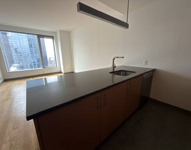 Spruce Street, New York, NY 10038 - Photo Thumbnail 2