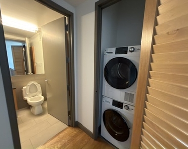 Spruce Street, New York, NY 10038 - Photo Thumbnail 4