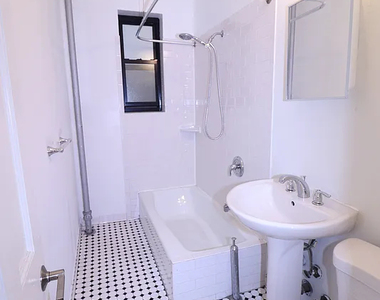 37-33 College Point Boulevard - Photo Thumbnail 4