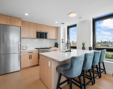 482 Kent Avenue - Photo Thumbnail 2