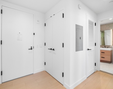 482 Kent Avenue - Photo Thumbnail 11