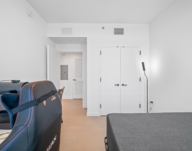 482 Kent Avenue - Photo Thumbnail 13