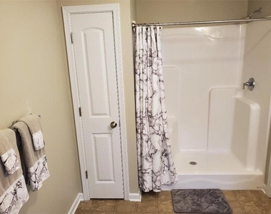 170 Heartwood Ln - Photo Thumbnail 7