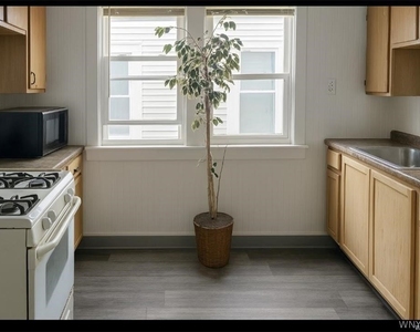 196 Englewood Avenue - Photo Thumbnail 3