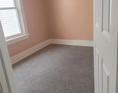 196 Englewood Avenue - Photo Thumbnail 6