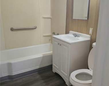 196 Englewood Avenue - Photo Thumbnail 12