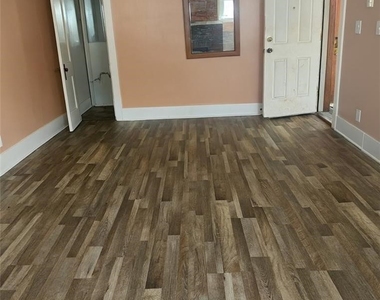 196 Englewood Avenue - Photo Thumbnail 5