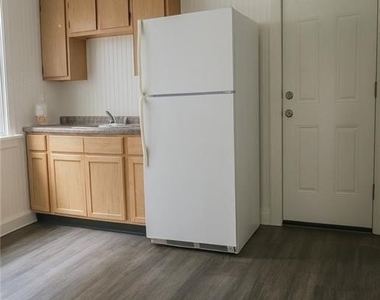 196 Englewood Avenue - Photo Thumbnail 2