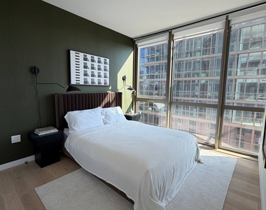 395 Carroll Street - Photo Thumbnail 3