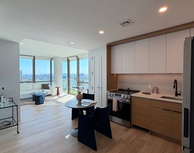 395 Carroll Street - Photo Thumbnail 7