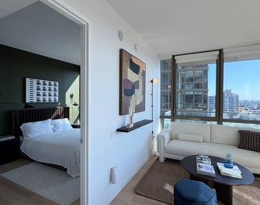 395 Carroll Street - Photo Thumbnail 2