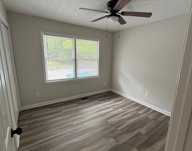 105 Laurel Court - Photo Thumbnail 15