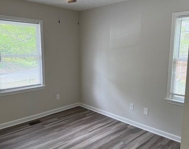 105 Laurel Court - Photo Thumbnail 17