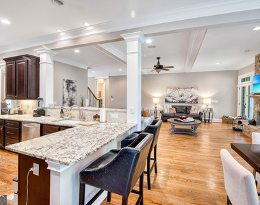 4290 Maner Street Se - Photo Thumbnail 8