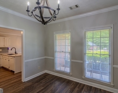 2120 Weatherstone Circle Se - Photo Thumbnail 2