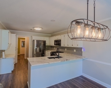 2120 Weatherstone Circle Se - Photo Thumbnail 5