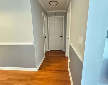 795 Hammond Drive - Photo Thumbnail 4