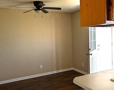 210 Strawbridge Lane - Photo Thumbnail 9