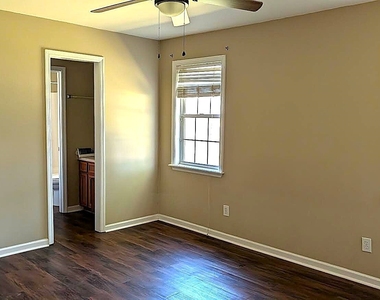 210 Strawbridge Lane - Photo Thumbnail 11