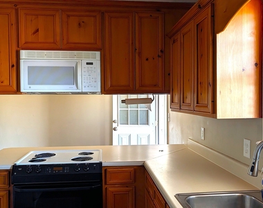 210 Strawbridge Lane - Photo Thumbnail 7