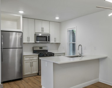 704 Durant Place Ne - Photo Thumbnail 7