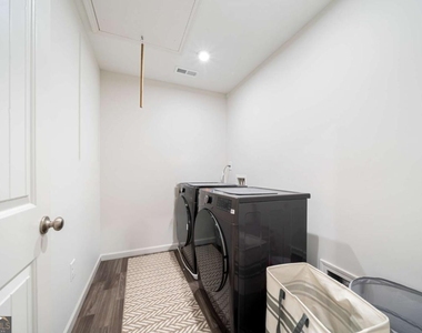 8175 Scenic Ridge Way - Photo Thumbnail 35