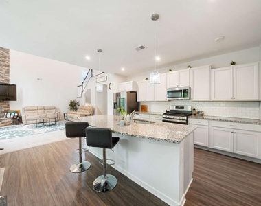 8175 Scenic Ridge Way - Photo Thumbnail 18