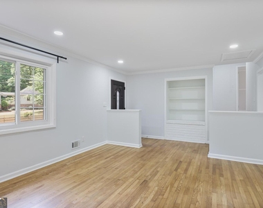 2903 Old Sewell Road - Photo Thumbnail 4