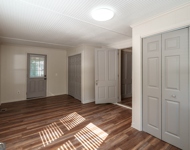 243 Boulevard - Photo Thumbnail 19