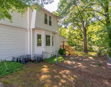 243 Boulevard - Photo Thumbnail 21