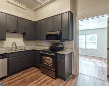 243 Boulevard - Photo Thumbnail 12